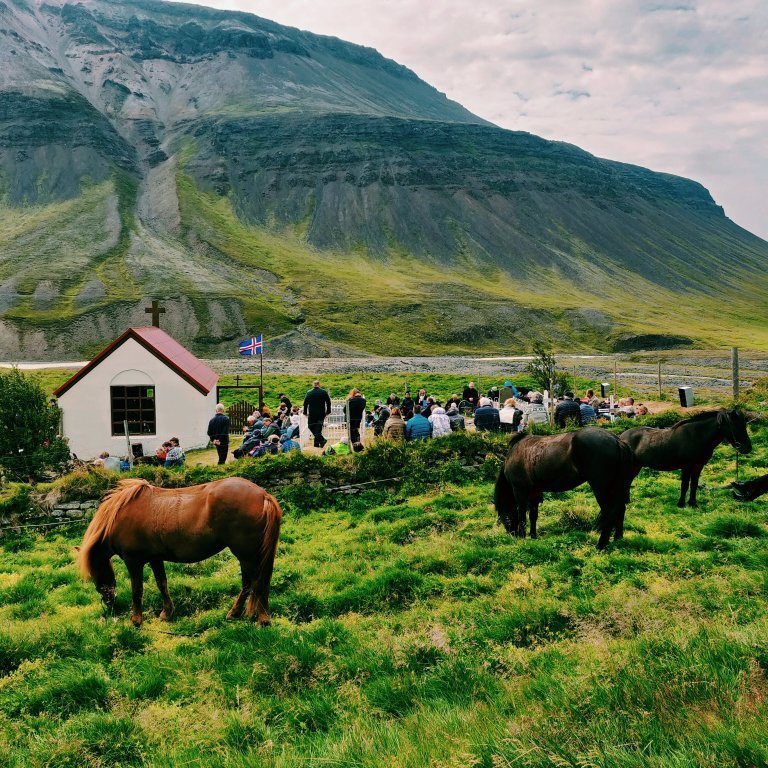 Messa í Ábæjarkirkju. Höfundur Katrín Magnúsdóttir